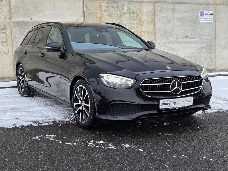 Gebraucht Mercedes E300 Avantgarde 265 PS (194 kW) 2023 Schwarz Kombi