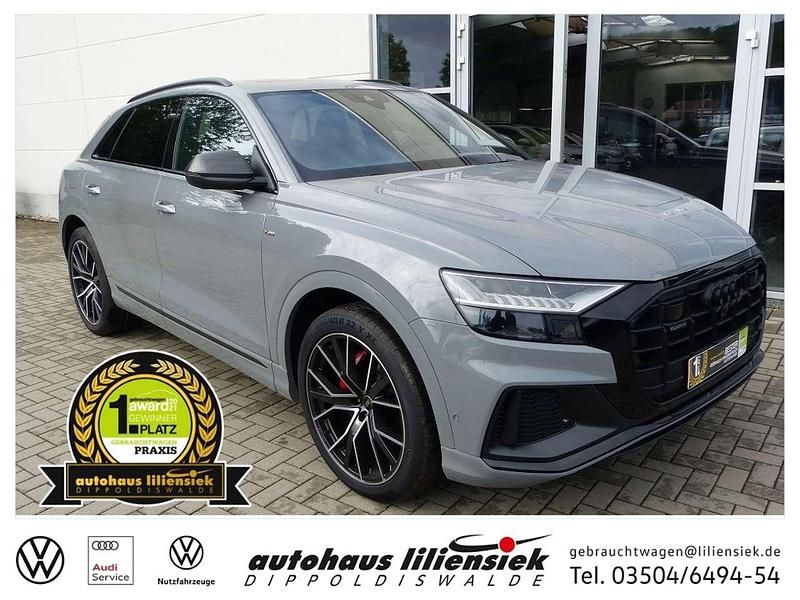Grau Gebraucht 2022 Audi Q8 Competition SUV | 72.690 € (Teuer) - Bild 1/4