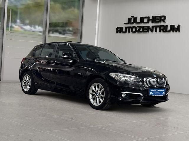 Schwarz Gebraucht 2015 BMW 118 Urban Line Kleinwagen | 10.490 € (Fairer Preis) - Bild 1/4
