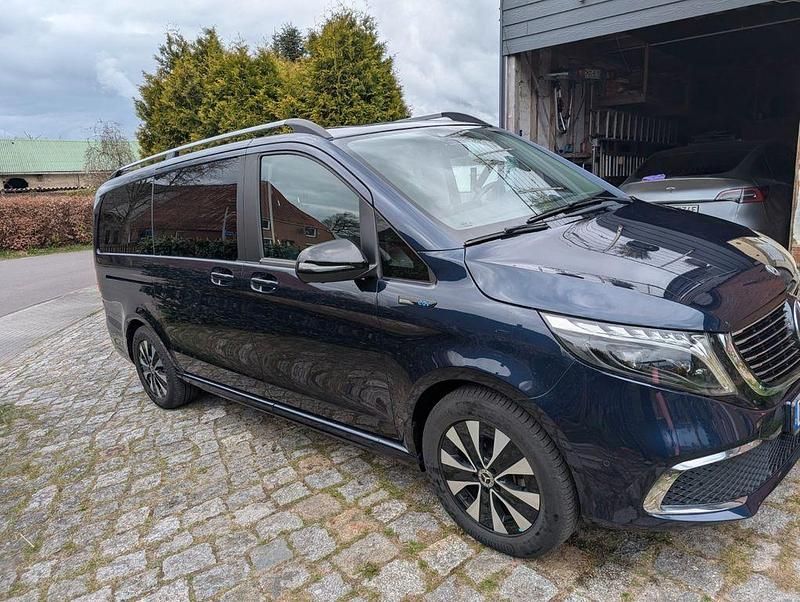 Gebraucht Mercedes EQV300 150 kW (204 PS) 2021 Blau Van / Kleinbus