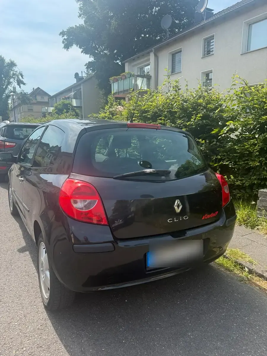 Gebraucht Renault Clio 80 PS (58 kW) 2007 Grau Kleinwagen