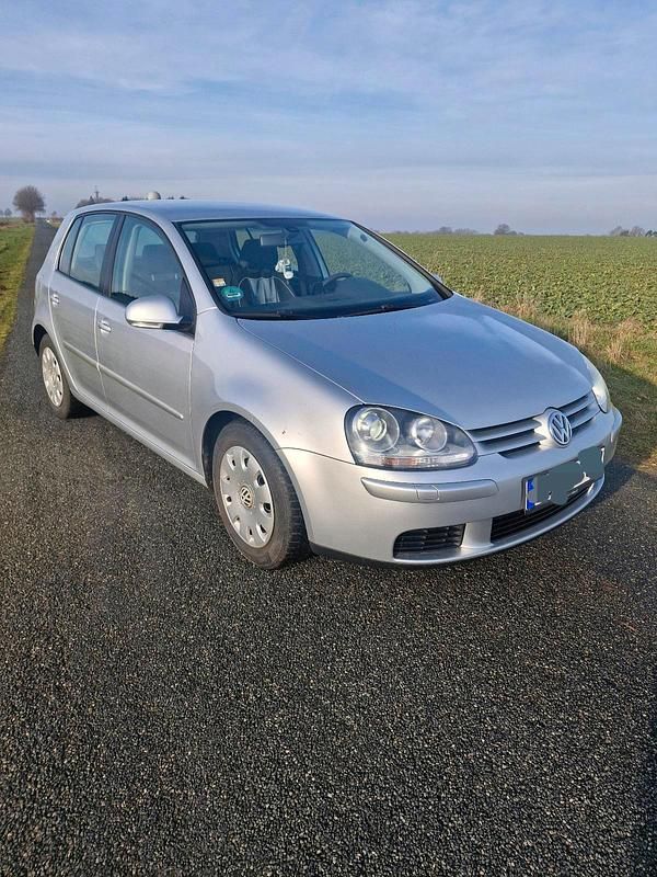 Silber Gebraucht 2005 VW Golf V Kleinwagen | 2.500 € (Fairer Preis) - Bild 1/4