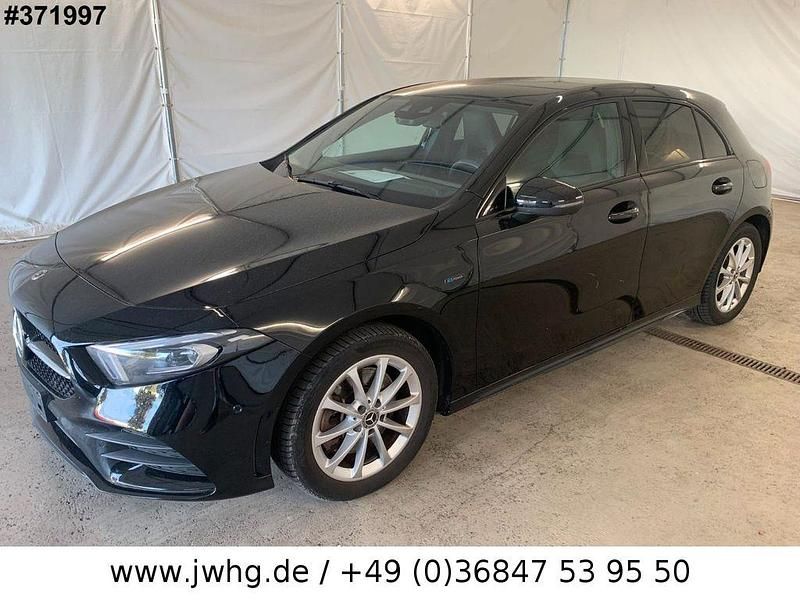 Schwarz Gebraucht 2021 Mercedes A250 AMG Limousine | 23.950 € (Guter Preis) - Bild 1/4