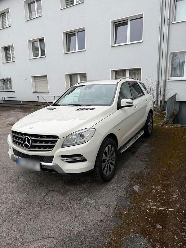 Gebraucht Mercedes ML350 258 PS (189 kW) 2012 Weiß SUV