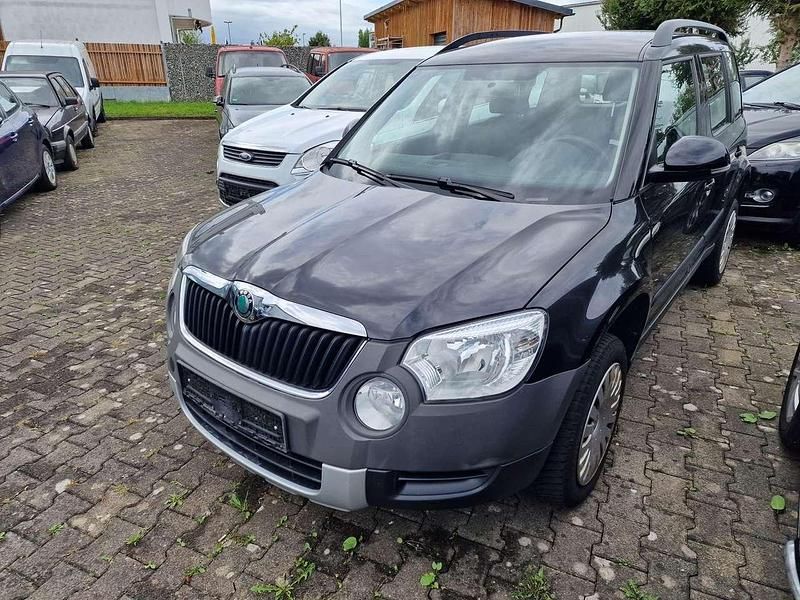 Schwarz Gebraucht 2013 Skoda Yeti Plus Edition SUV | 2.900 € - Bild 1/4