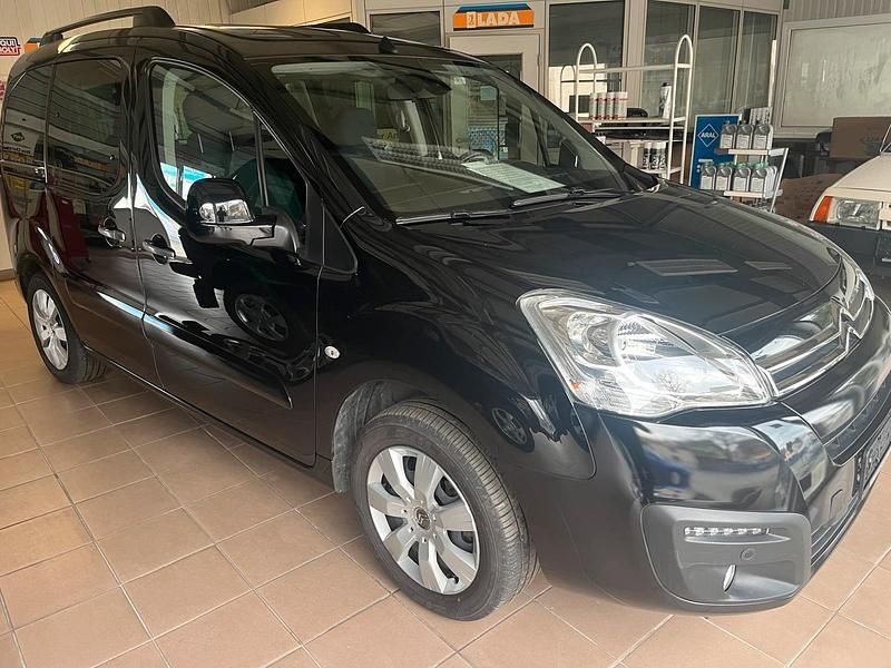 Gebraucht Citroën Berlingo 110 PS (80 kW) 2018 Schwarz Van / Kleinbus
