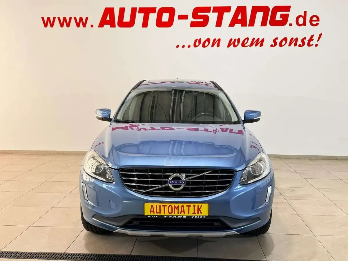 Gebraucht Volvo XC60 Momentum 190 PS (139 kW) 2016 Blau SUV