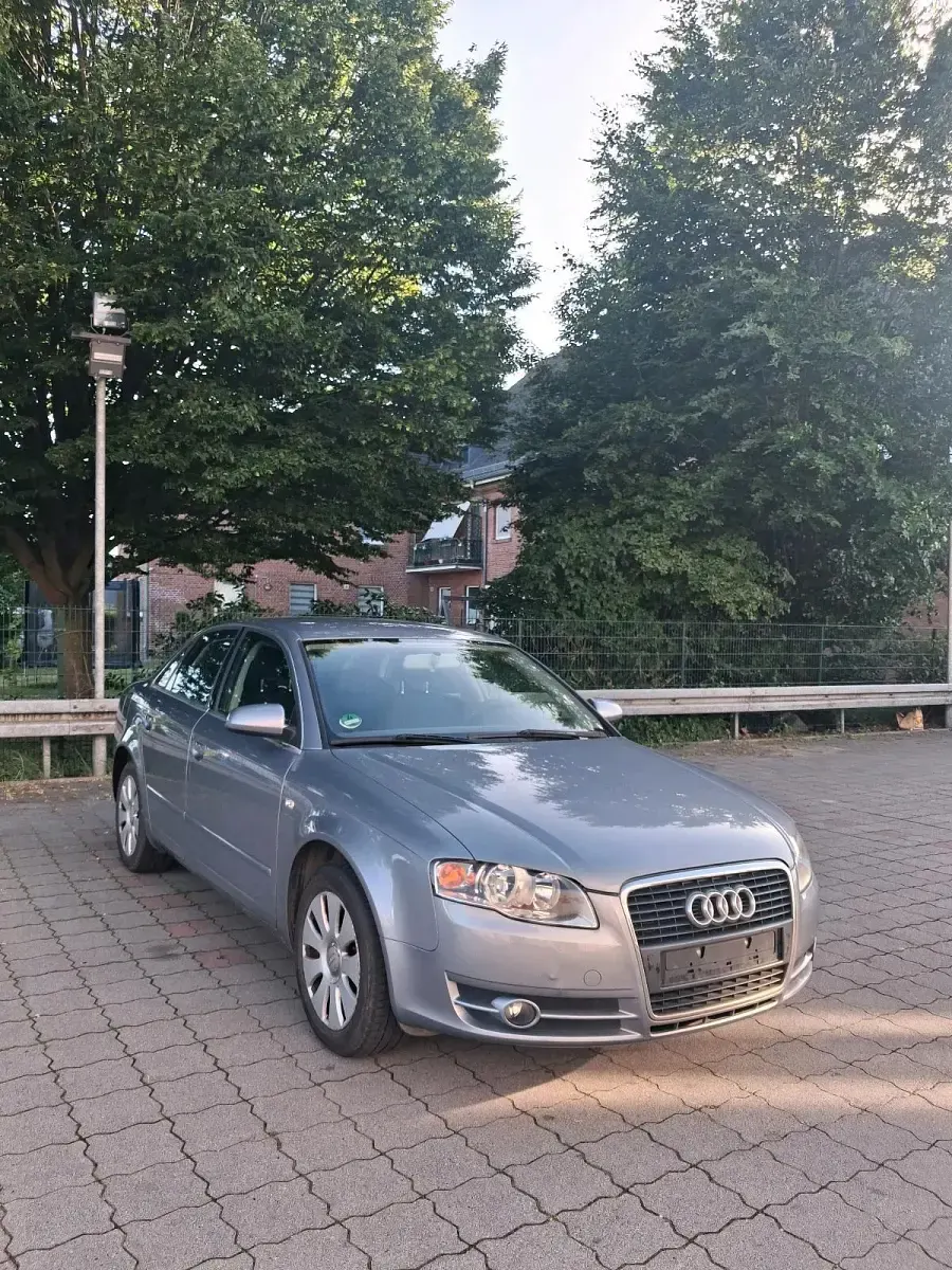 Gebraucht Audi A4 130 PS (95 kW) 2007 Silber Limousine