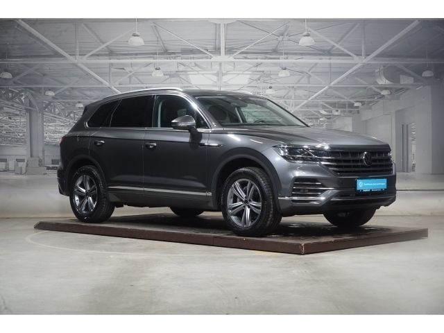 Gebraucht VW Touareg Elegance 286 PS (210 kW) 2023 Siliziumgrau metallic SUV