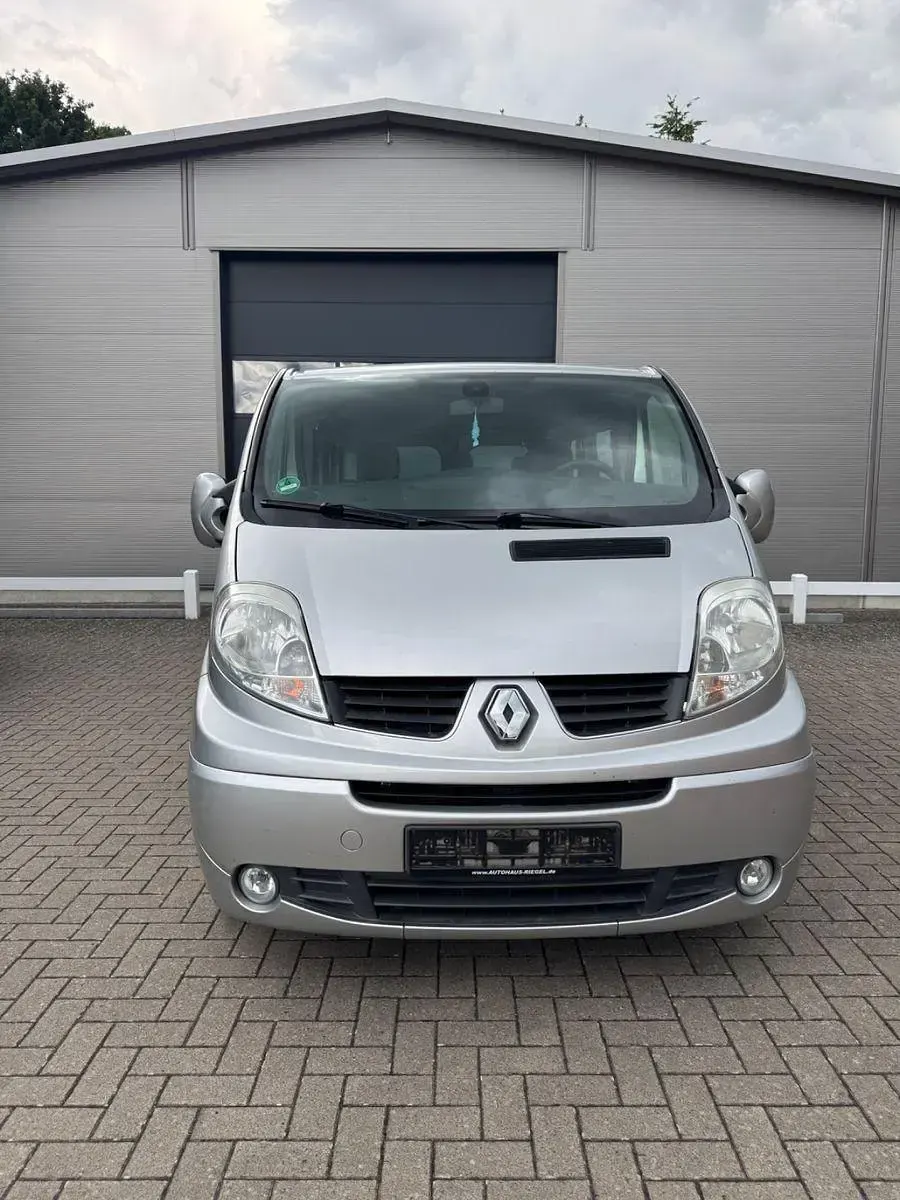 Gebraucht Renault Trafic Expression 114 PS (83 kW) 2012 Grau Van / Kleinbus