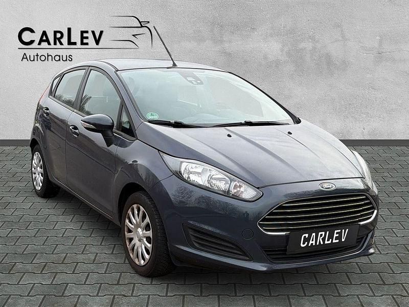 Gebraucht Ford Fiesta Trend 80 PS (58 kW) 2013 Grau Kleinwagen