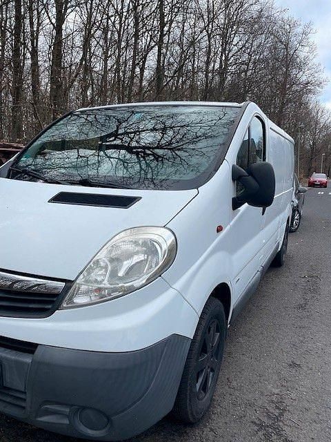 Gebraucht Opel Vivaro 114 PS (83 kW) 2011 Weiß Van / Kleinbus