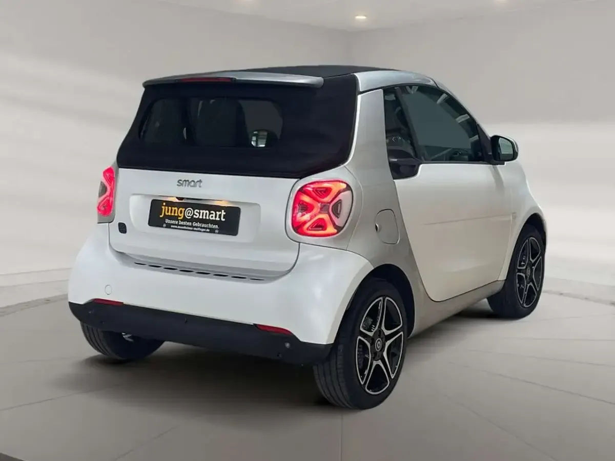 Gebraucht Smart ForTwo Electric Drive Exclusive 60 kW (82 PS) 2024 Weiß Cabrio