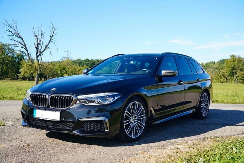 Schwarz Gebraucht 2018 BMW M550 M Sport Limousine | 31.990 € (Guter Preis) - Bild 1/4