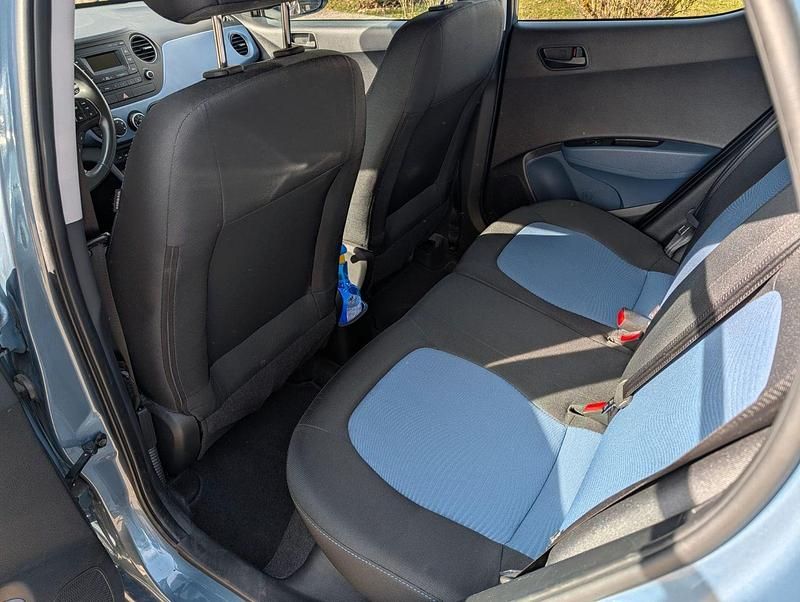 Gebraucht Hyundai i10 Trend 67 PS (49 kW) 2017 Blau Kleinwagen