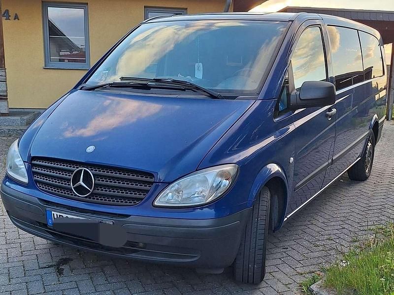 Blau Gebraucht 2010 Mercedes Vito Van / Kleinbus | 8.500 € (Guter Preis) - Bild 1/4