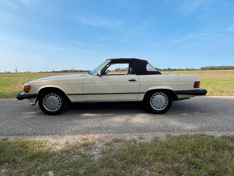 Gebraucht Mercedes 560 231 PS (169 kW) 1987 Beige Cabrio