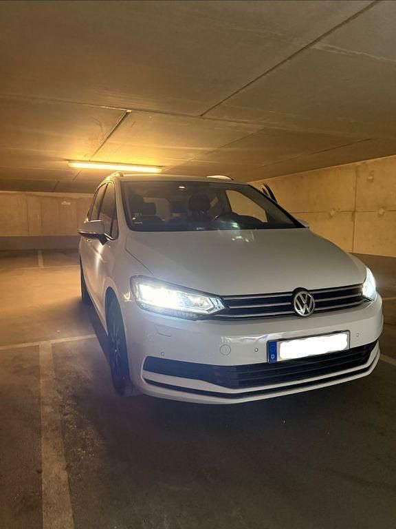 Gebraucht VW Touran Comfortline 150 PS (110 kW) 2016 Weiß Van / Kleinbus