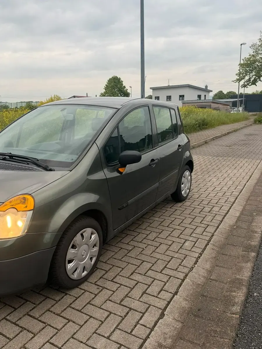 Używany Renault Modus 75 KM (55 kW) 2005 Szary Minivan