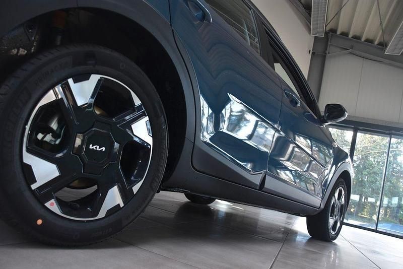 Neu Kia Stonic 101 PS (74 kW) 2026 Blau SUV