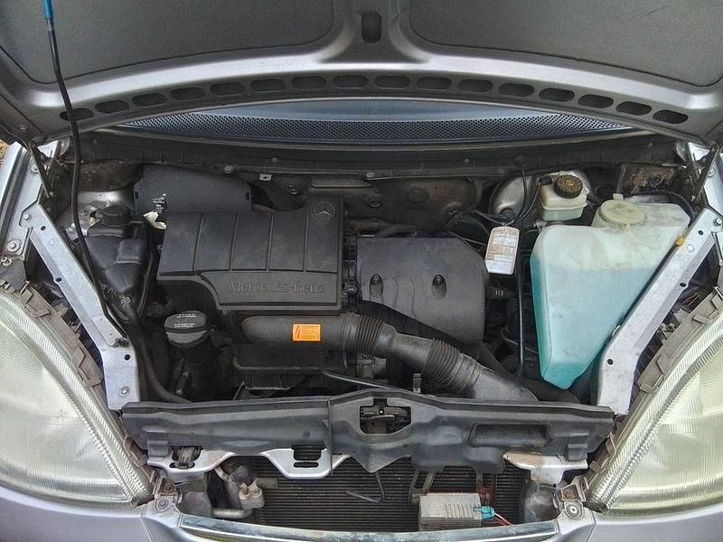 Gebraucht Mercedes A160 Classic 102 PS (75 kW) 2000 Silber Van / Kleinbus