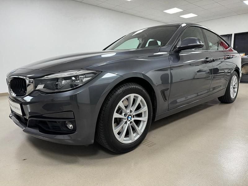 Gebraucht BMW 330 Advantage 252 PS (185 kW) 2018 Grau Limousine
