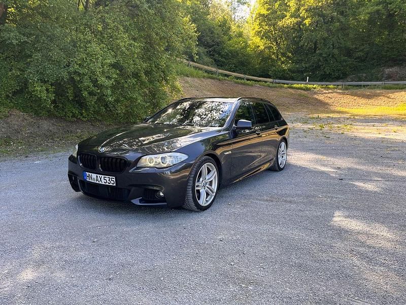 Schwarz Gebraucht 2011 BMW 535 M Sport Kombi | 18.000 € (Etwas zu teuer) - Bild 1/4