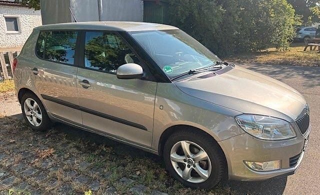 Beige Gebraucht 2012 Skoda Fabia Family Kleinwagen | 4.400 € (Superpreis) - Bild 1/4
