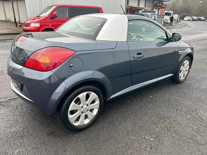 Gebraucht Opel Tigra 90 PS (66 kW) 2008 Grau Cabrio