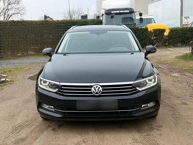 Gebraucht VW Passat 150 PS (110 kW) 2019 Schwarz Kombi