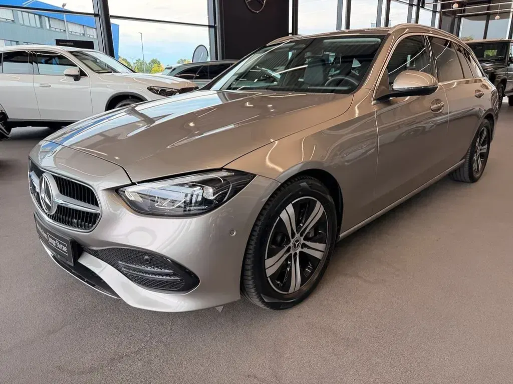 Gebraucht Mercedes C300 Advanced 266 PS (195 kW) 2023 Silber Limousine