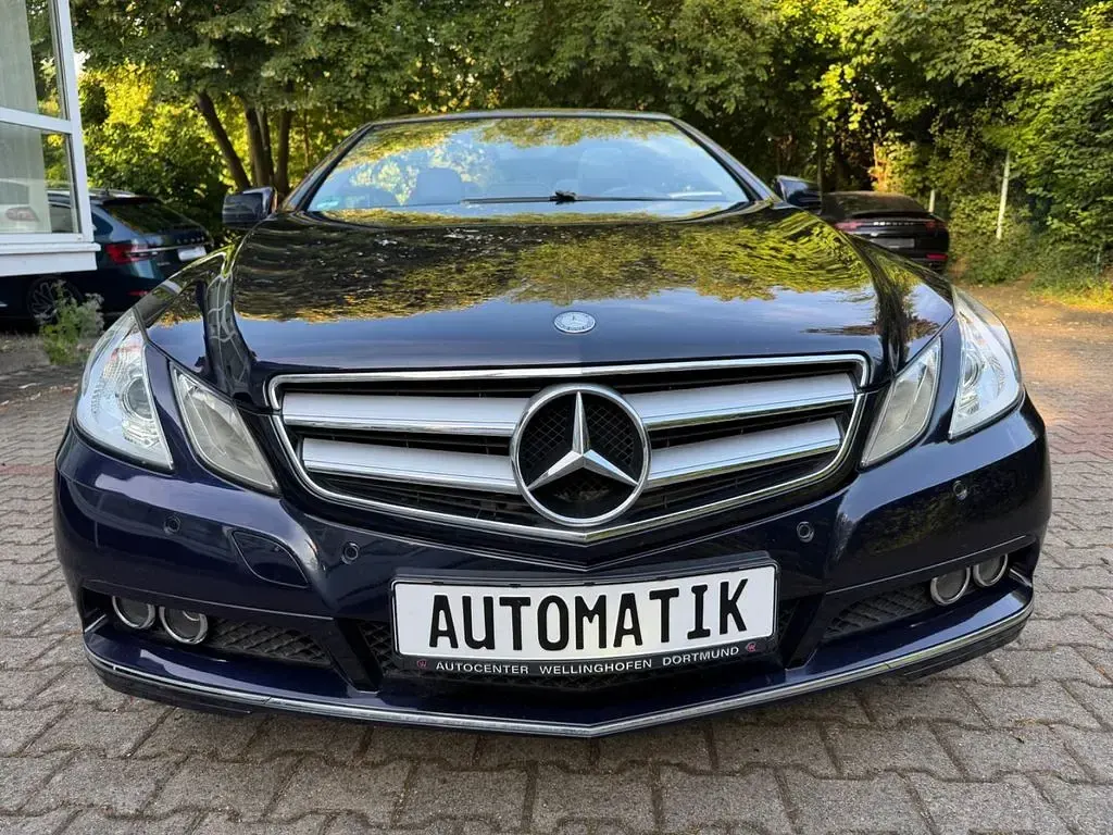 Gebraucht Mercedes E250 204 PS (150 kW) 2011 Blau Cabrio