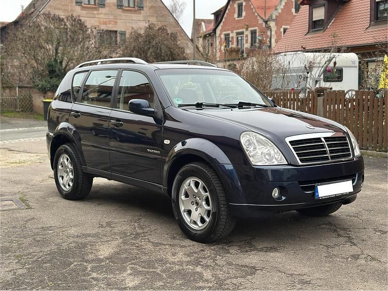 Blau Gebraucht 2006 Ssangyong (KGM) Rexton SUV | 4.599 € (Fairer Preis) - Bild 1/4