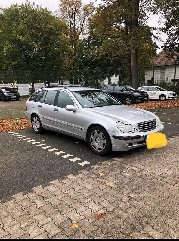 Silber Gebraucht 2004 Mercedes C180 Limousine | 1.150 € (Superpreis) - Bild 1/4