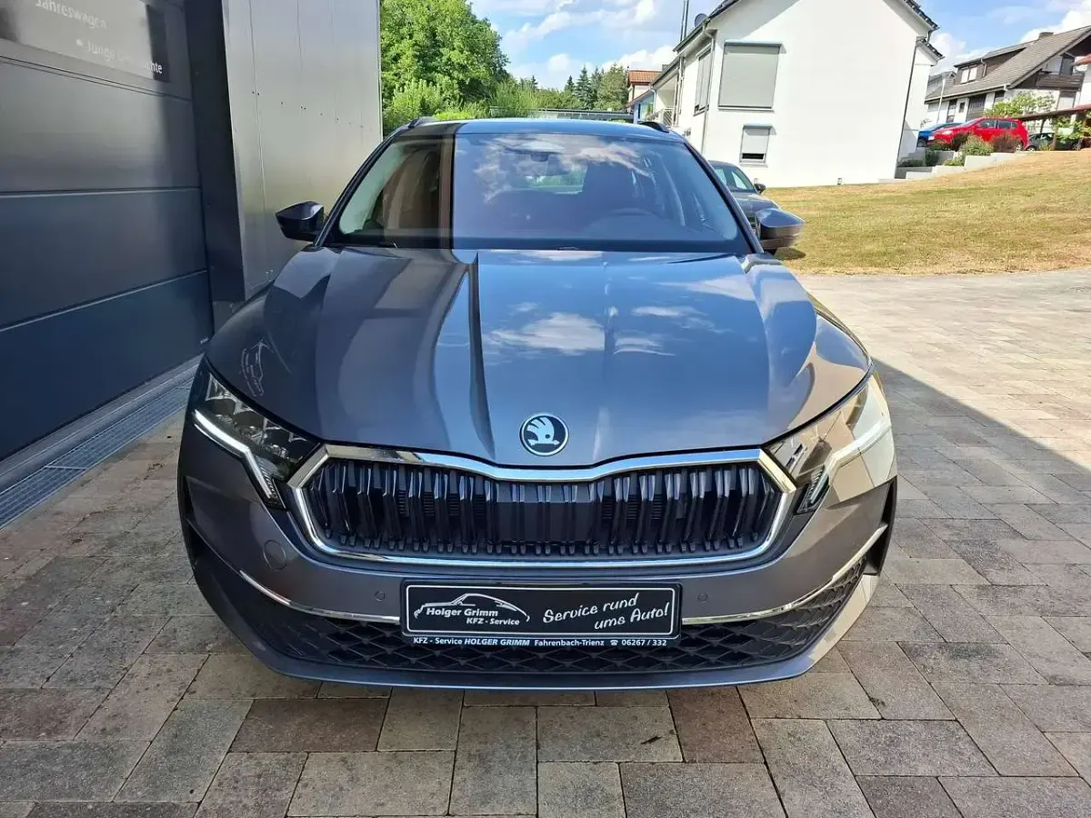 Gebraucht Skoda Octavia 150 PS (110 kW) 2026 Graphitegrau Kombi