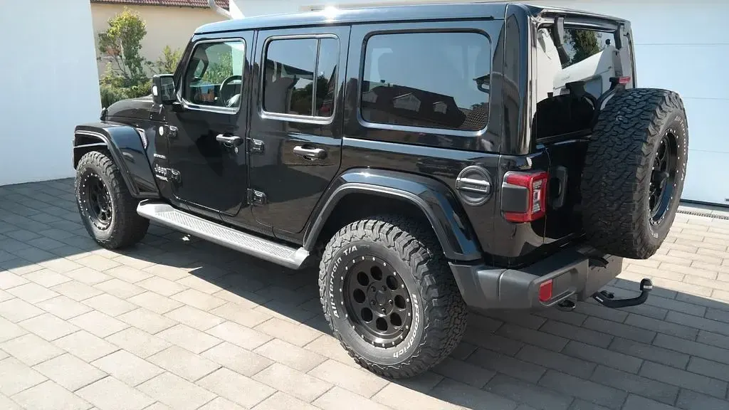 Gebraucht Jeep Wrangler Sahara 200 PS (147 kW) 2020 Schwarz SUV