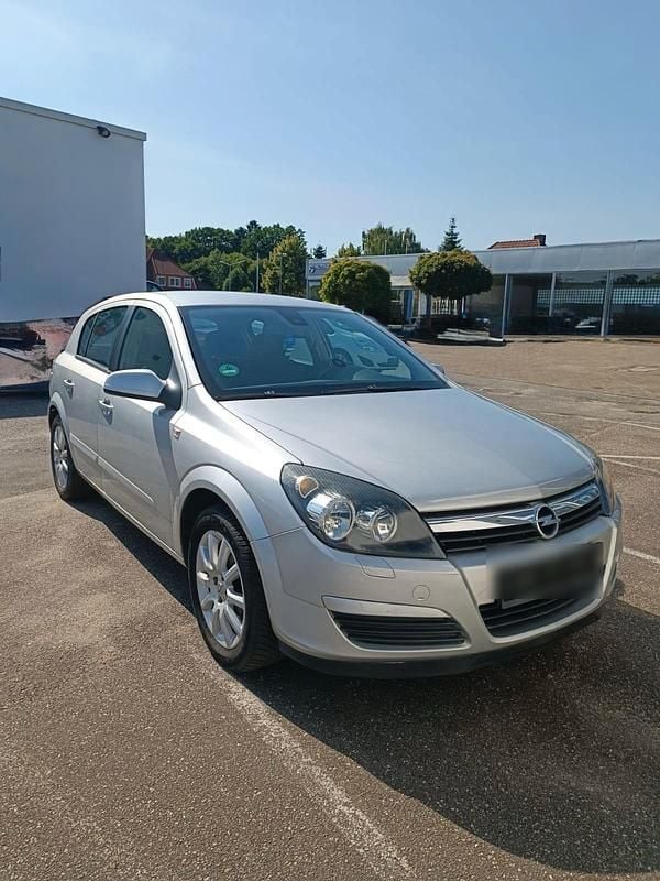 Schwarz Gebraucht 2005 Opel Astra Kombi | 1.400 € (Fairer Preis) - Bild 1/4