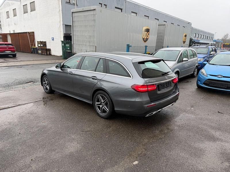 Gebraucht Mercedes E300 AMG line 194 PS (142 kW) 2022 Grau Kombi
