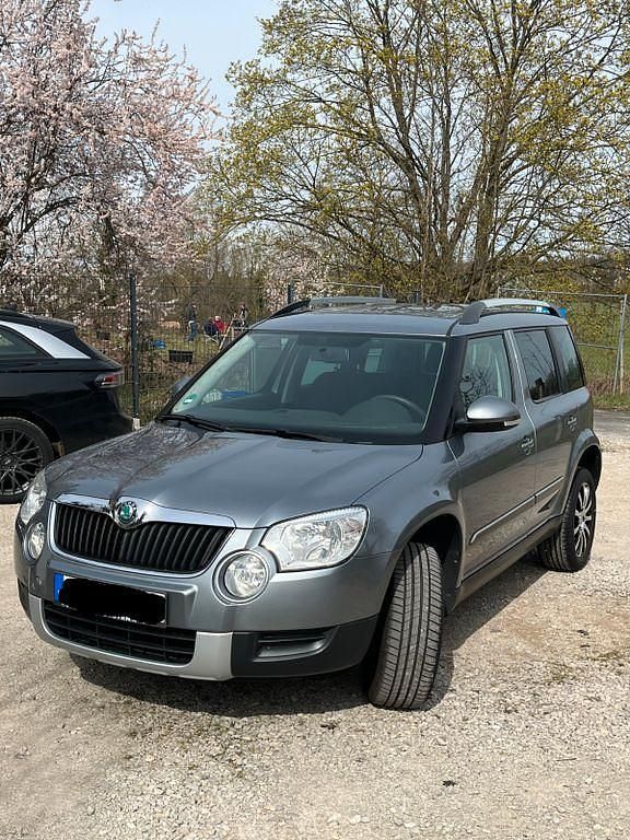 Gebraucht Skoda Yeti Active 105 PS (77 kW) 2012 Grau SUV