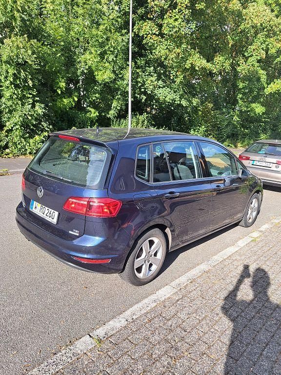 Blau Gebraucht 2016 VW Golf Sportsvan Allstar Van / Kleinbus | 10.900 € (Guter Preis) - Bild 1/4