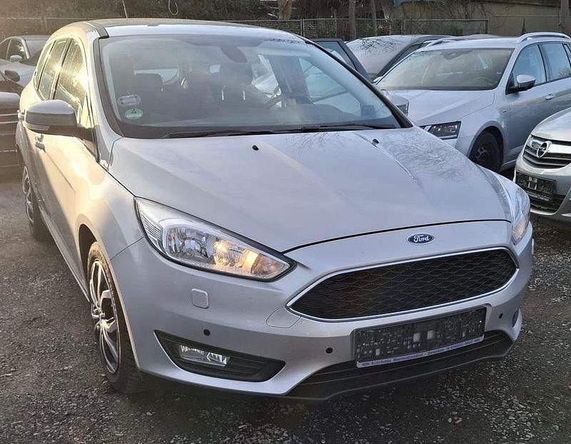 Gebraucht Ford Focus Business Edition 125 PS (91 kW) 2016 Silber Limousine