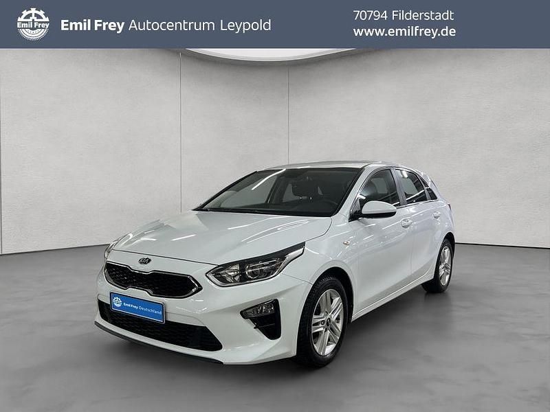 Weiß Gebraucht 2021 Kia Ceed Vision Kleinwagen | 16.890 € (Fairer Preis) - Bild 1/4