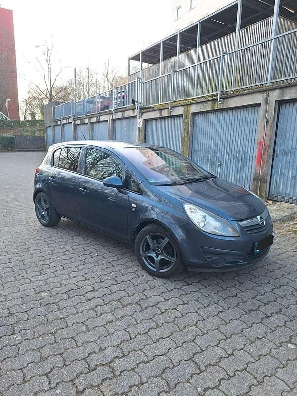Grau Gebraucht 2010 Opel Corsa Edition Kleinwagen | 2.800 € (Guter Preis) - Bild 1/4