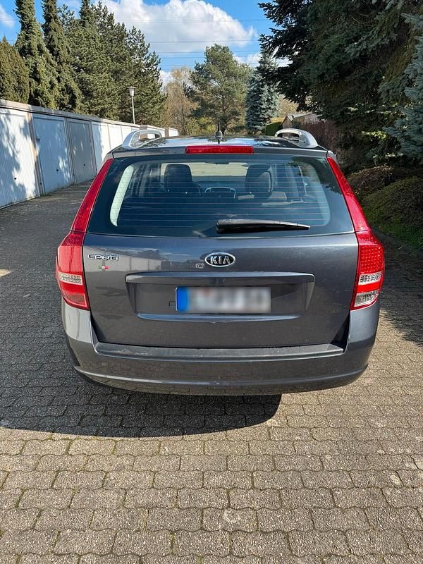 Gebraucht Kia Ceed 90 PS (66 kW) 2010 Grau Kleinwagen