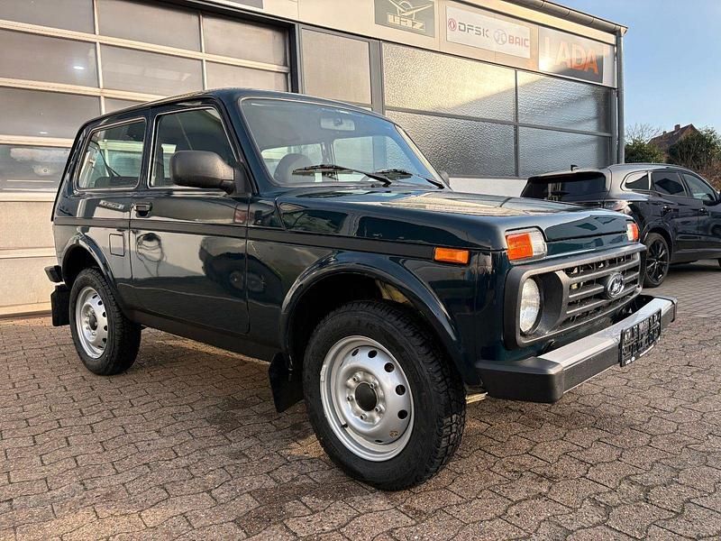 Gebraucht Lada Taiga 83 PS (61 kW) 2018 Grün SUV