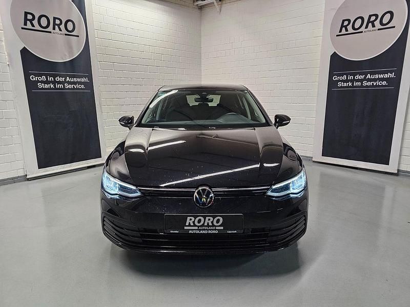 Gebraucht VW Golf Life 150 PS (110 kW) 2022 Schwarz Limousine