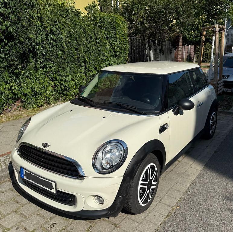 Weiß Gebraucht 2010 Mini Cooper Kleinwagen | 5.999 € - Bild 1/4