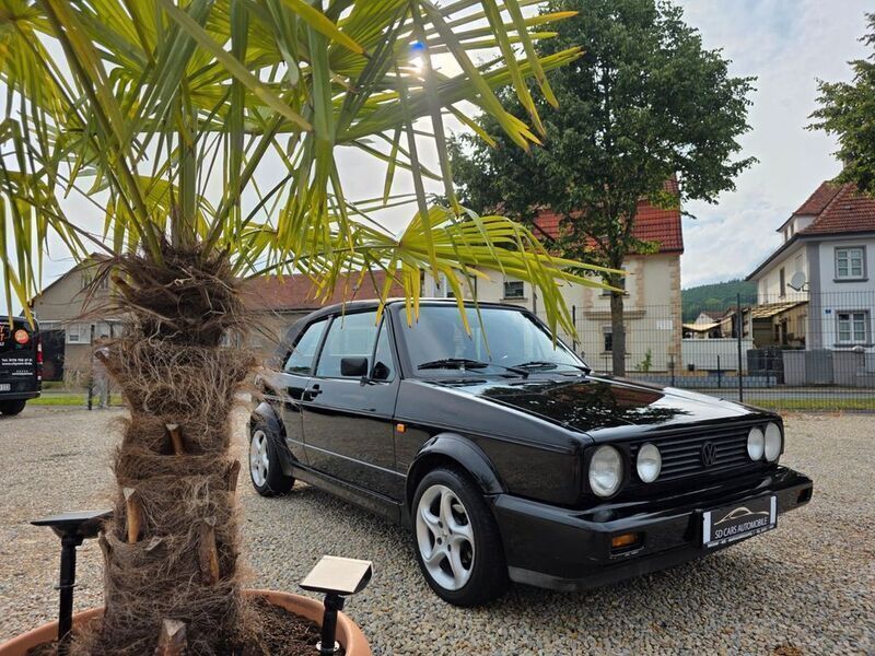 Schwarz Gebraucht 1992 VW Golf Cabriolet Sportline Cabrio | 7.950 € - Bild 1/4
