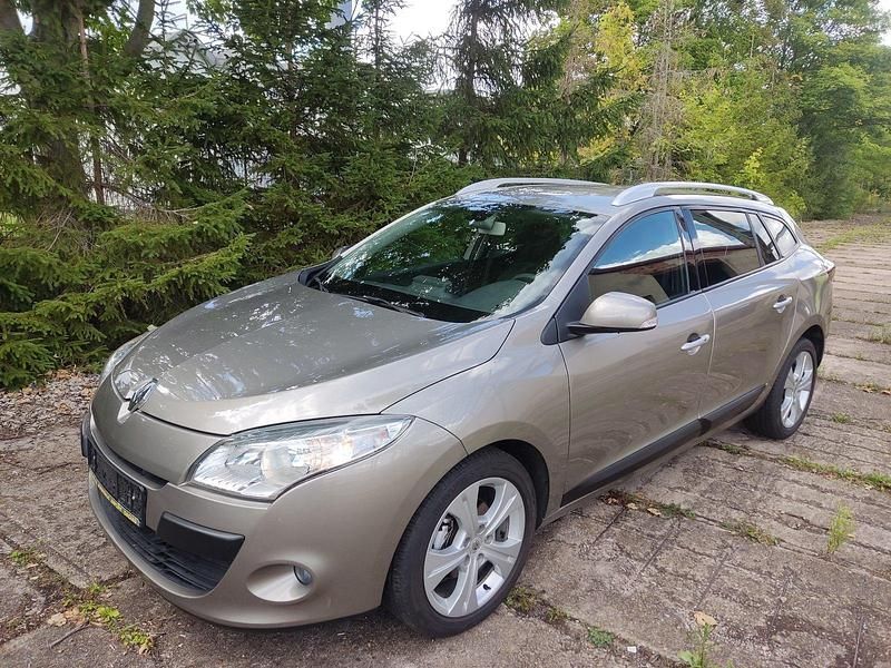 Beige Gebraucht 2011 Renault Mégane GrandTour Dynamique Kombi | 4.500 € (Fairer Preis) - Bild 1/4