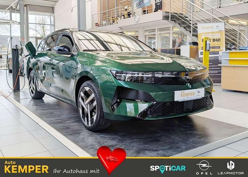Neu Opel Astra Ultimate 114 kW (156 PS) 2026 Grün Kombi